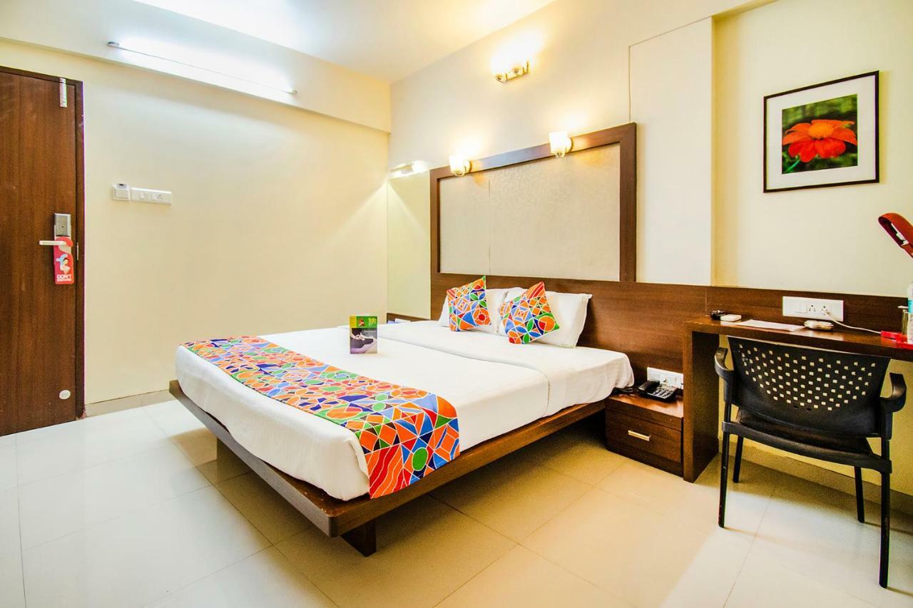 Hotel Eco Inn Viman Nagar Pune Bagian luar foto
